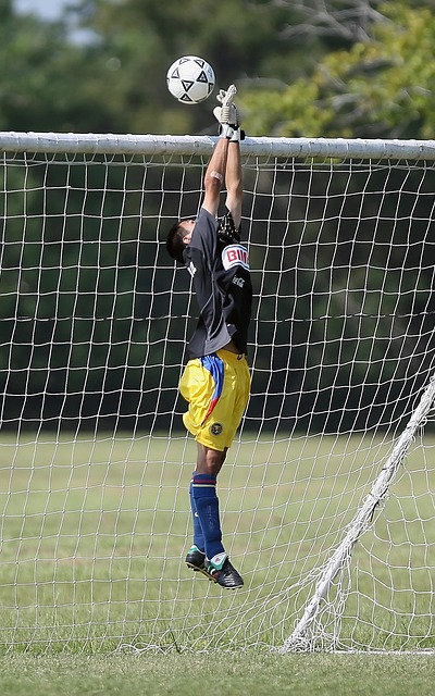 将在中场担 将在中场担